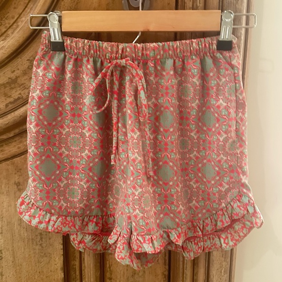 Colorful Patterned Shorts - Picture 3 of 8